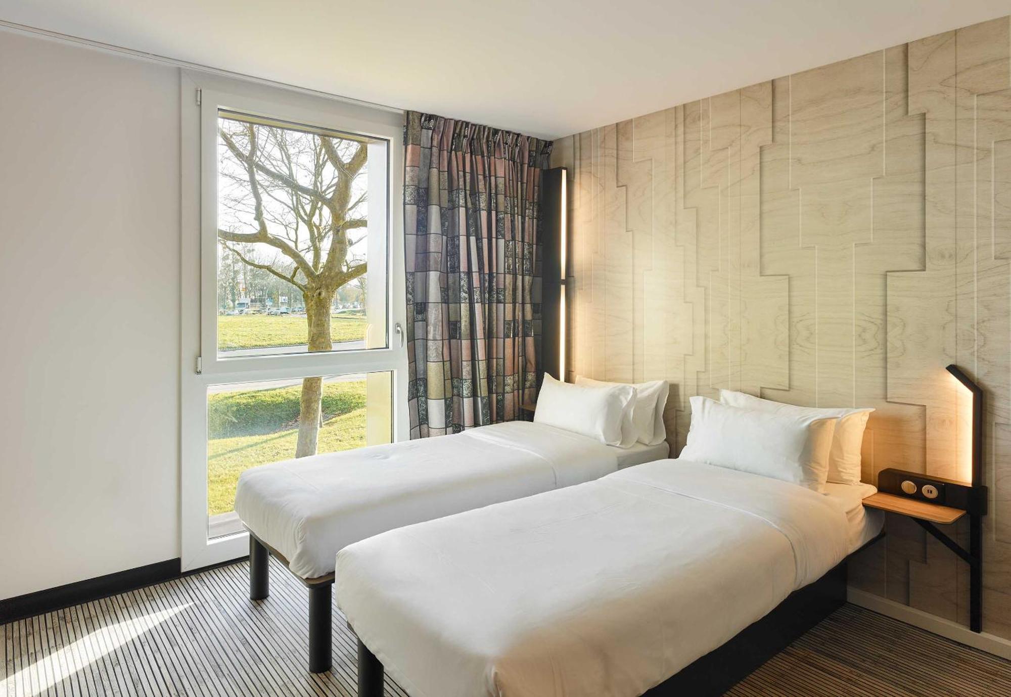 B&B Hotel Marne-La-Vallee Val D'Europe Serris Bagian luar foto